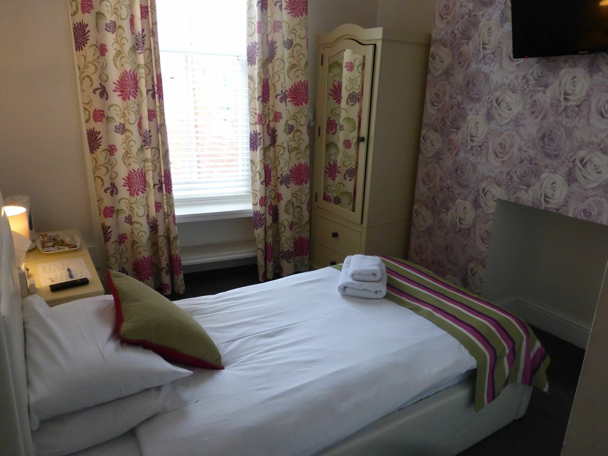 Harry'S Hotel & Restaurant Aberystwyth Kültér fotó